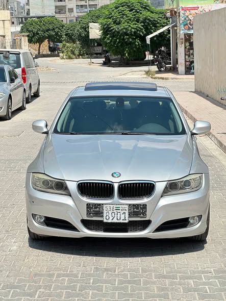 بي إم دبليو 320 2009 - صورة 4