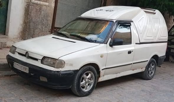 سكودا بيك أب 1997 - صورة 1