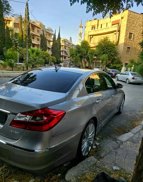 هونداي جينيسس 2012 - صورة 4