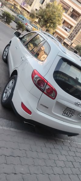 هونداي سنتافي 2012 - صورة 4