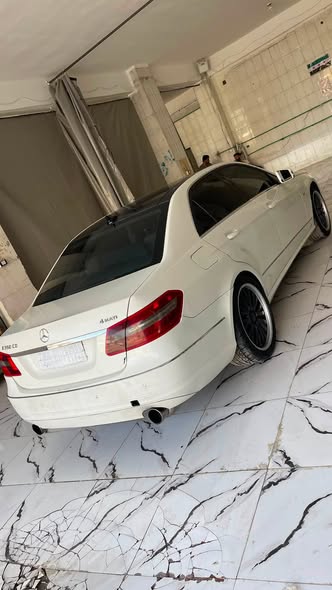 مرسيدس E350 2011 - صورة 3