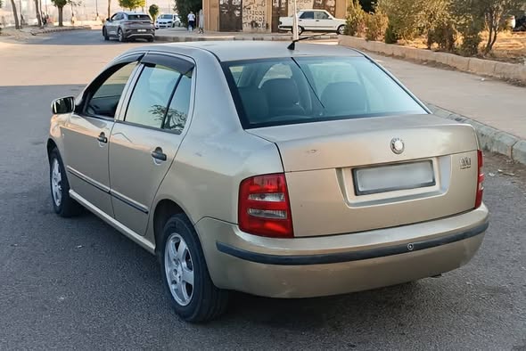سكودا فابيا 2004 - صورة 3