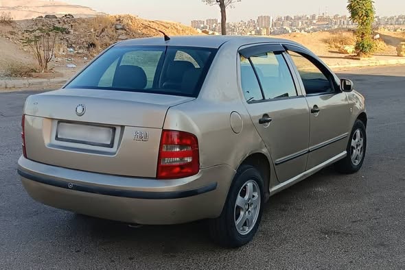 سكودا فابيا 2004 - صورة 4