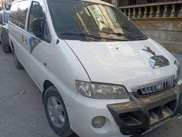 هيونداي H-1 2002 - صورة 1