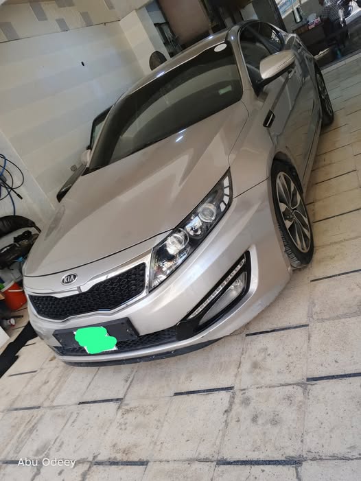 كيا K5 2011