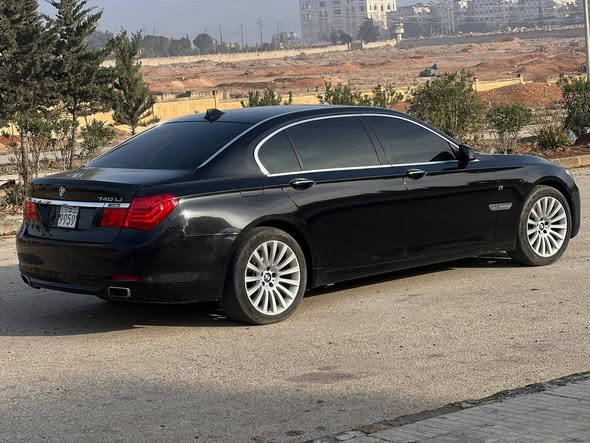 بي ام 740 2011 - صورة 1