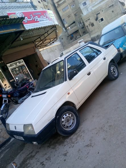 سكودا فورمان 1995 - صورة 1