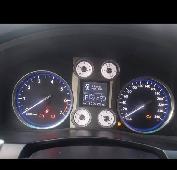 لكزس LX570 2012 - صورة 2