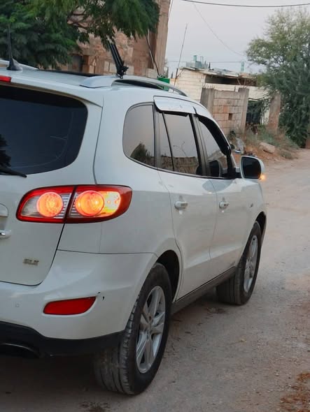 هيونداي سنتافي 2010 - صورة 5