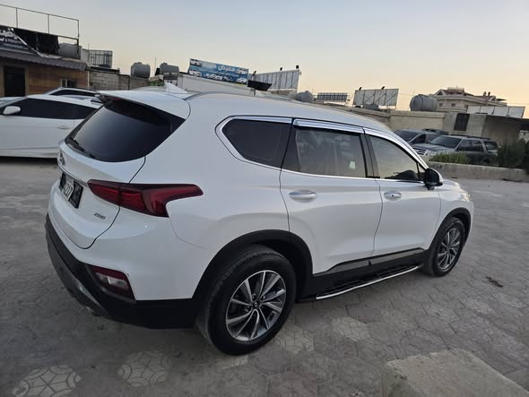 هيونداي سنتافيه 2018 - صورة 4