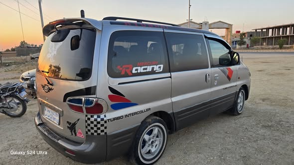 هيونداي H-1 2002 - صورة 1