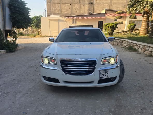 كرايسلر 300 2012 - صورة 2