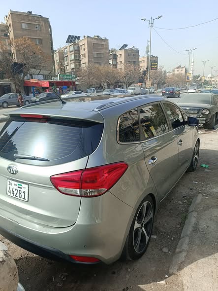 كيا كارنز 2014 - صورة 4