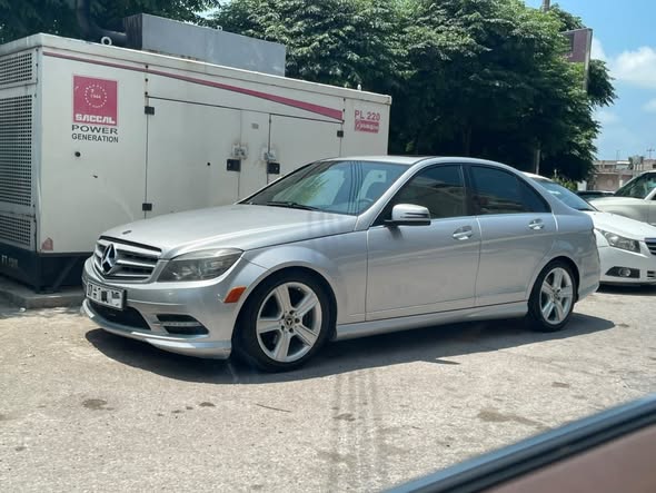 مرسيدس C300 2012 - صورة 1
