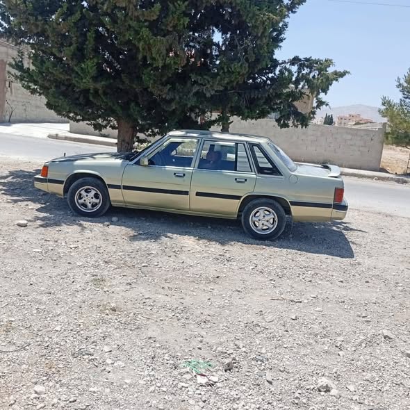 مازدا 929 1983 - صورة 1