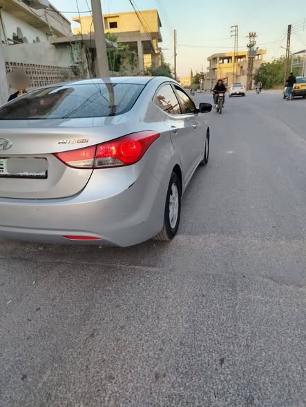 هيونداي إلنترا 2011 - صورة 3