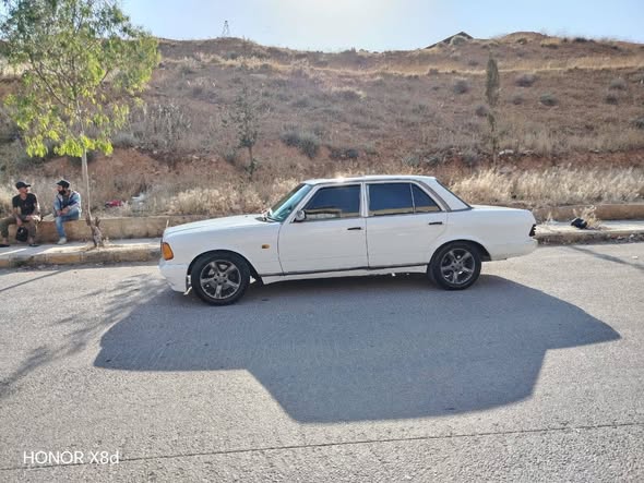 مرسيدس W123 1979 - صورة 2