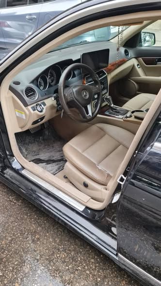 مرسيدس C300 2014 - صورة 1