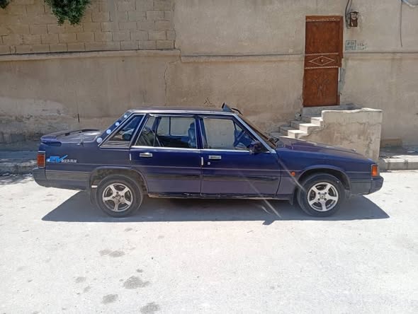 ماذدا 929 1990 - صورة 2