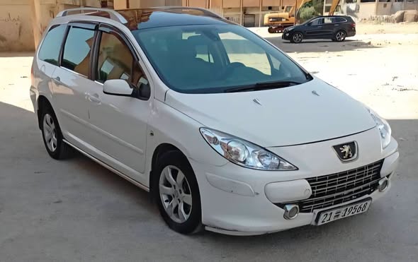 سكودا أوكتافيا 2009 - صورة 1