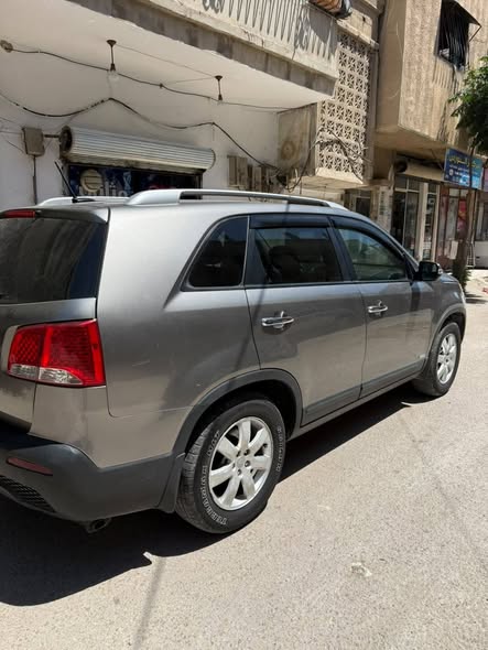 كيا سيرنتو 2013 - صورة 3