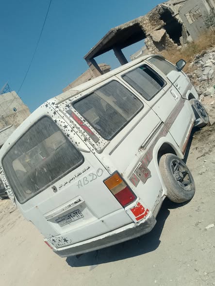 نيسان أورفان 2010 - صورة 1