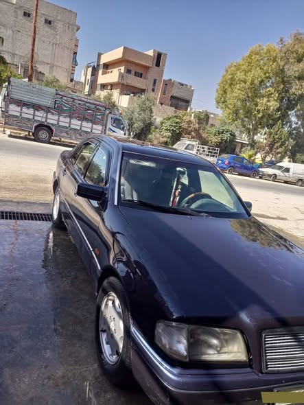 مرسيدس سي 220 1994 - صورة 1