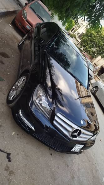 مرسيدس C200 2012 - صورة 1