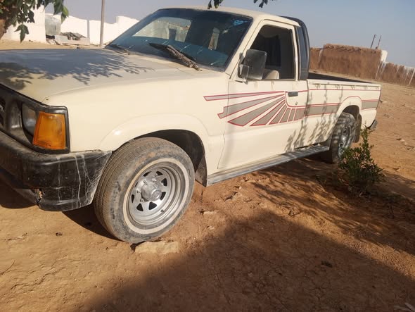 مازدا بيك اب 1992 - صورة 1
