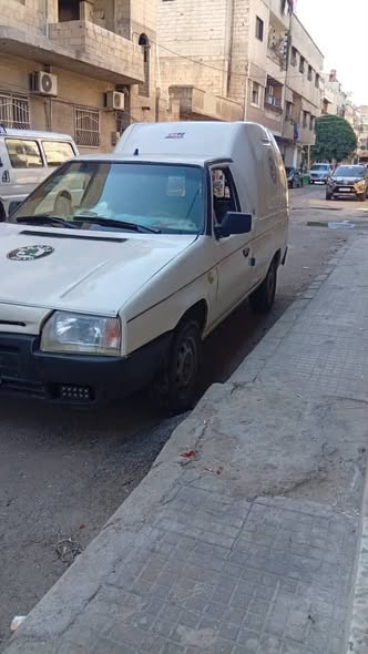 سكودا فورمان 1995 - صورة 1