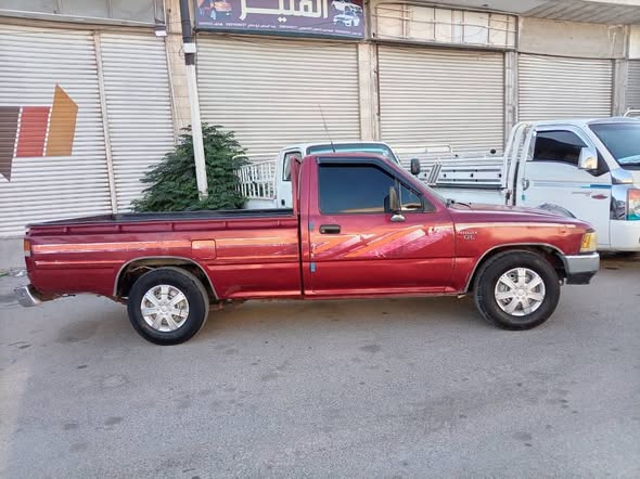 تويوتا بيكاب 1994 - صورة 1