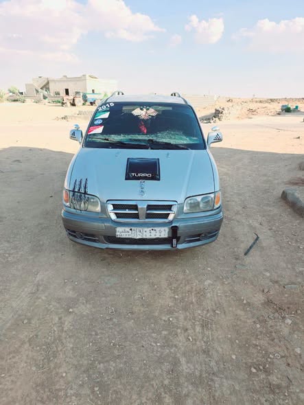 هيونداي تراجيت 2003 - صورة 2