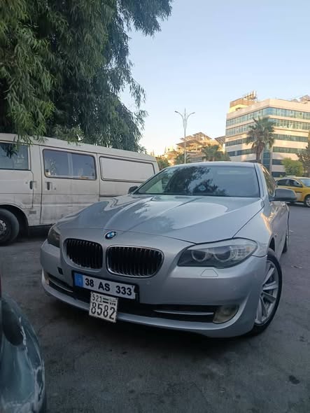 بي إم دبليو 528 2011 - صورة 1