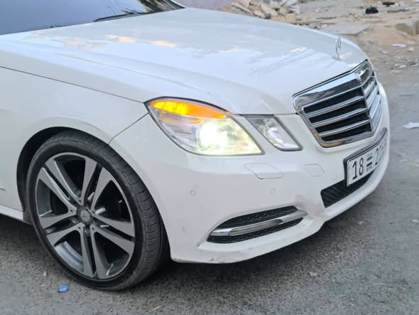 مرسيدس E220 2011 - صورة 2