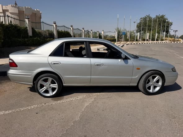 مازدا ٦٢٦ 2001 - صورة 2