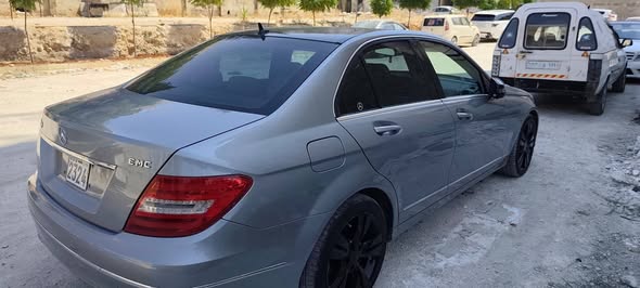 مرسيدس C200 2013 - صورة 4