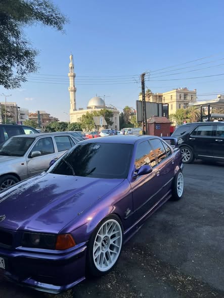 بي ام دبليو 318 1992 - صورة 1