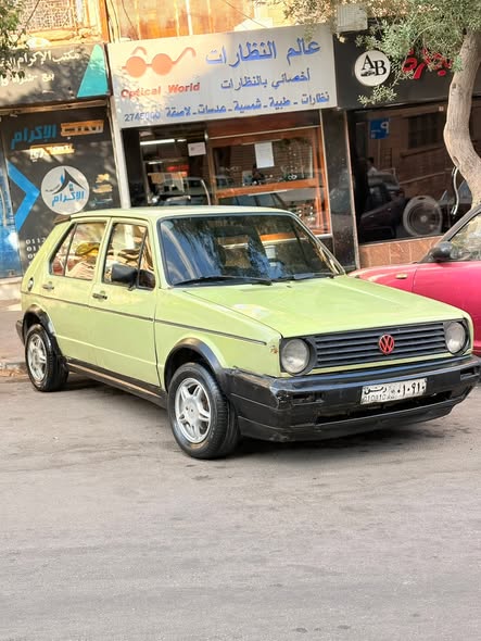 فولكس فاجن غولف 1977 - صورة 1
