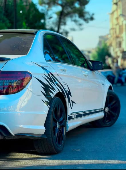 مرسيدس C300 2013 - صورة 3