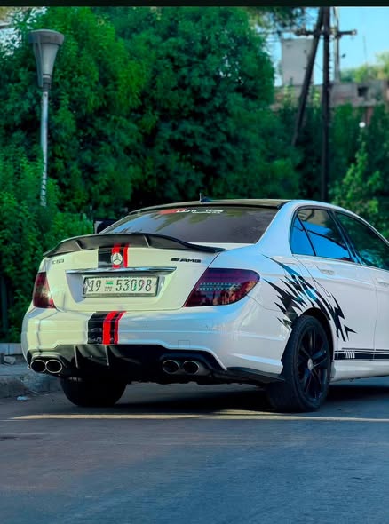 مرسيدس C300 2013 - صورة 4
