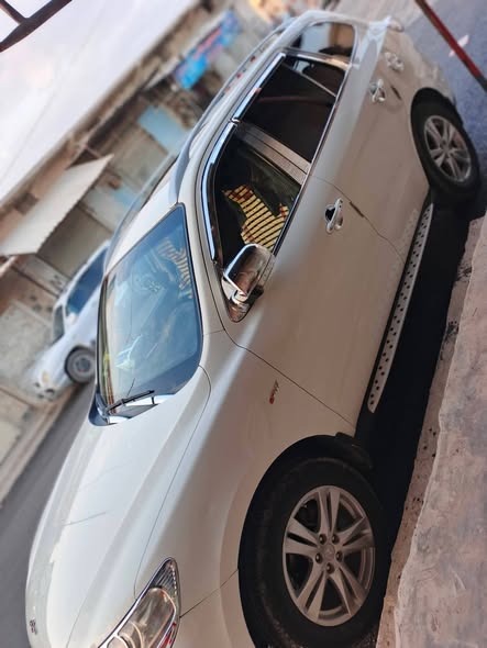هيونداي سانتافي 2010 - صورة 4