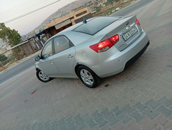 كيا فورتي 2011 - صورة 2