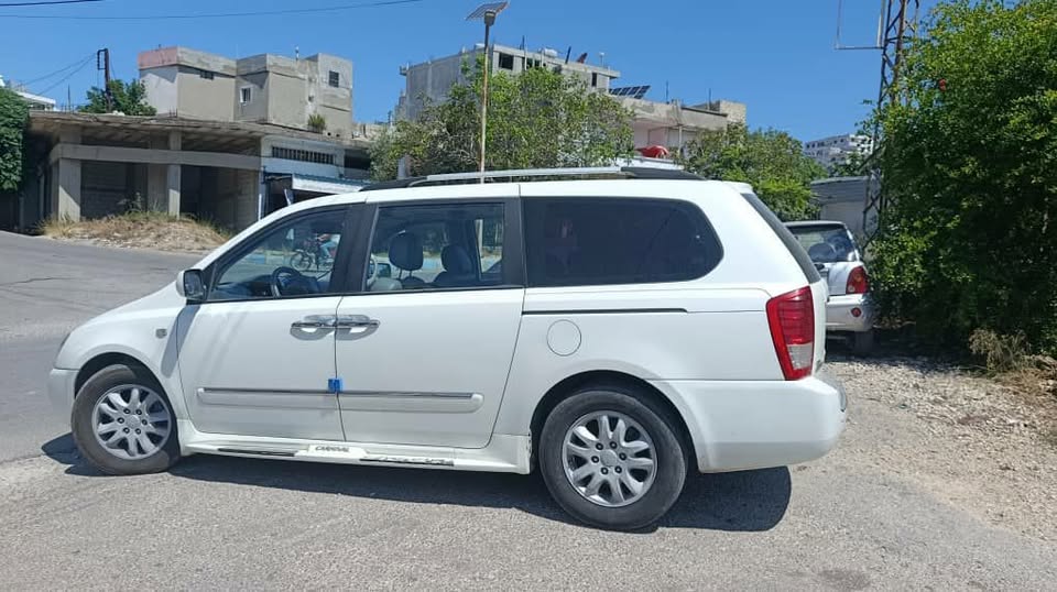 كيا كرنفال 2010