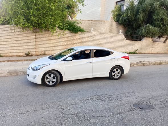 هيونداي افانتي 2012 - صورة 1