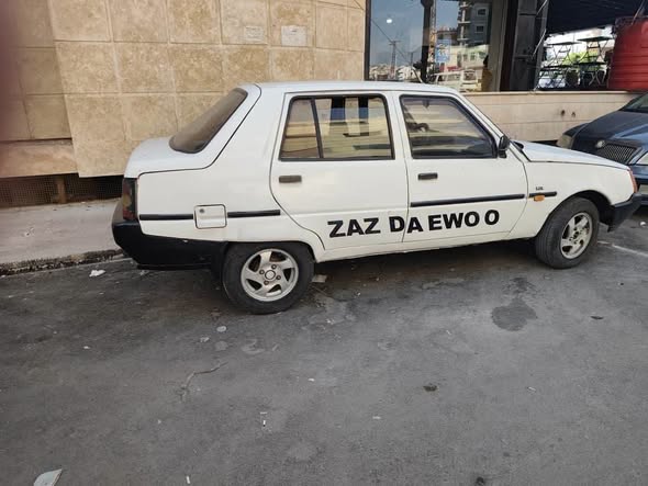 زاز زاز 2001 - صورة 3