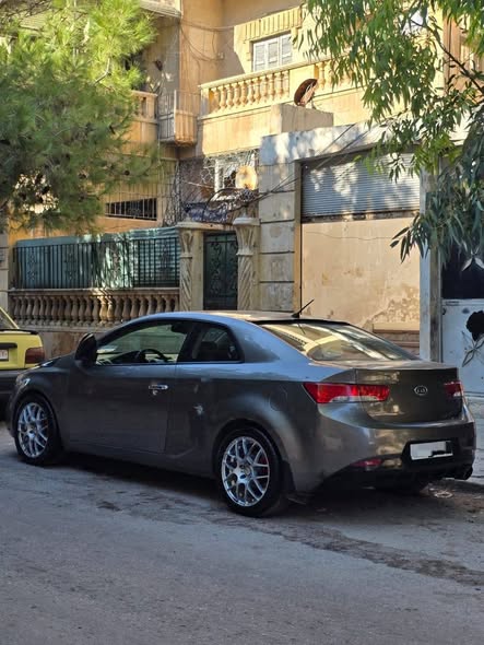كيا سيراتو 2010 - صورة 5