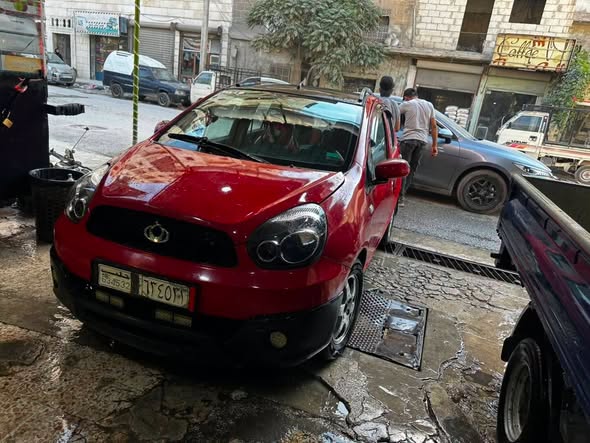 جيلي باندا كروس 2012 - صورة 1