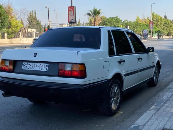 فولفو 460 1994 - صورة 3