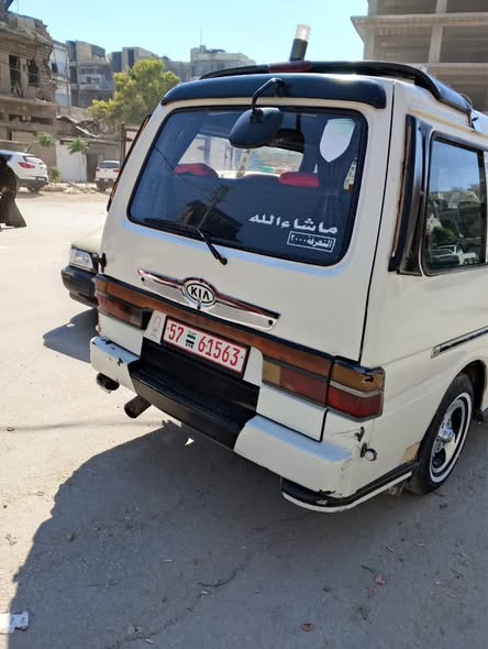 كيا تار 1994 - صورة 4