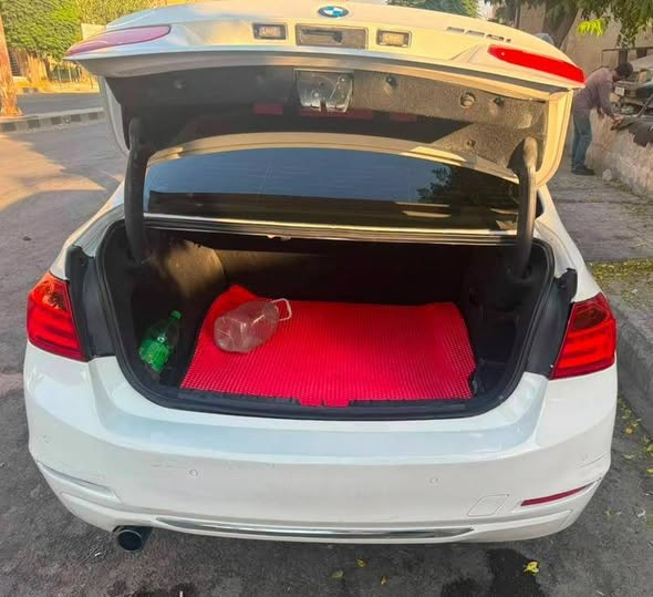 بي إم دبليو 320i 2013 - صورة 4